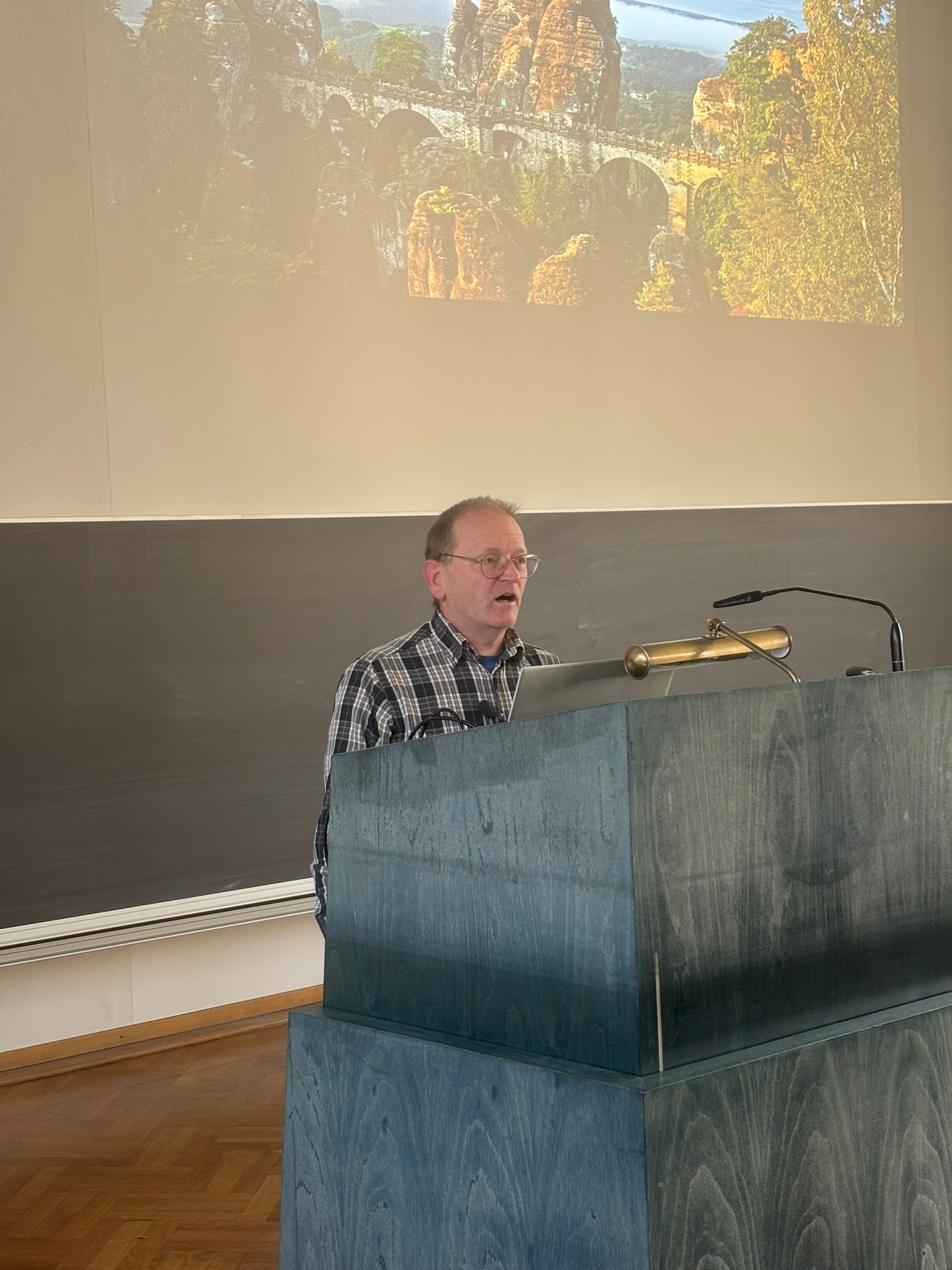 Dr. Michael Hardt